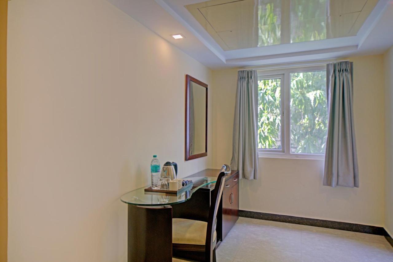 Townhouse 515 Hotel Iris T Nagar Near Shri Ayyappan Temple เชนไน ภายนอก รูปภาพ